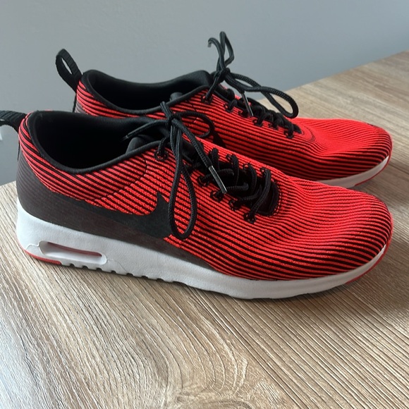 Nike Shoes - Nike Air Max Thea Women’s Red Stripe